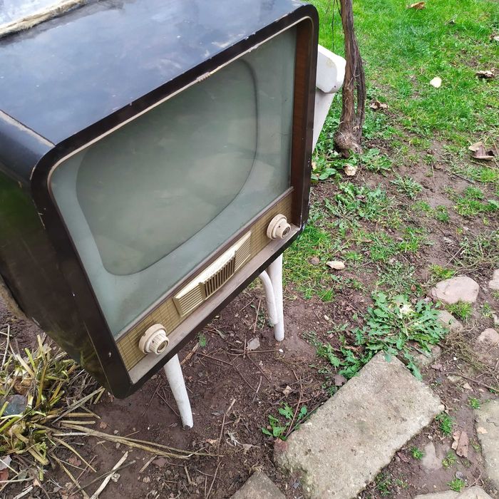 Телевизор знамя 1958г