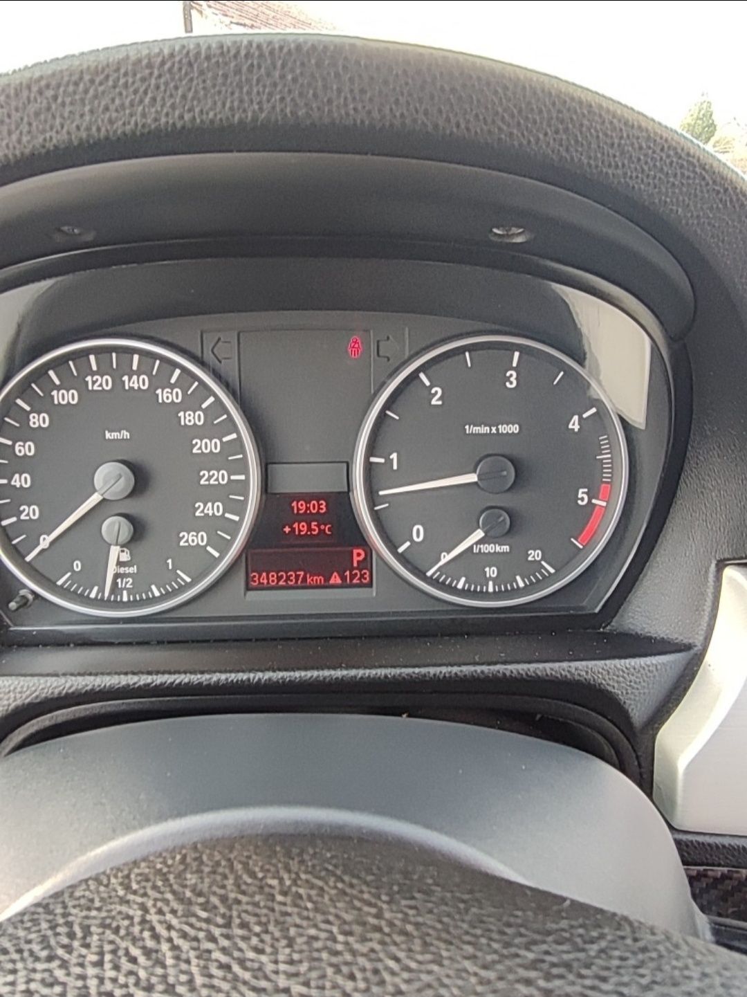 BMW e90 3.0d  231 к.с  на задно