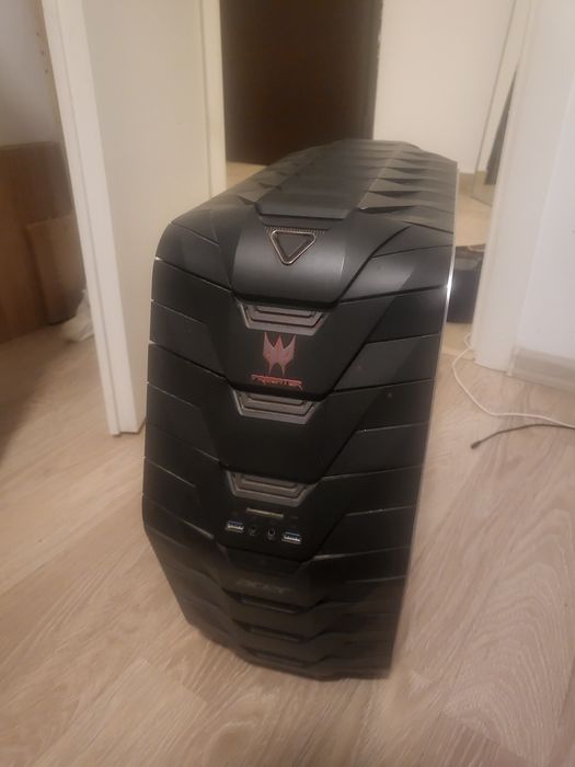 Legendarul Acer Predator g6 cu placa video GTX 1080 TI