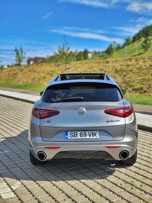 Alfa Romeo Stelvio 2.0 280 cp Q4