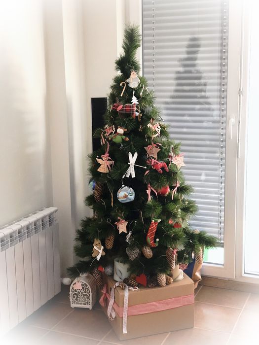 Коледна елха 1.5 м ГРИПС ПВЦ – тъмен бор, реалистична, PVC