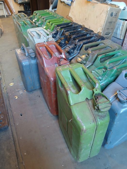 Продам канистры звоните