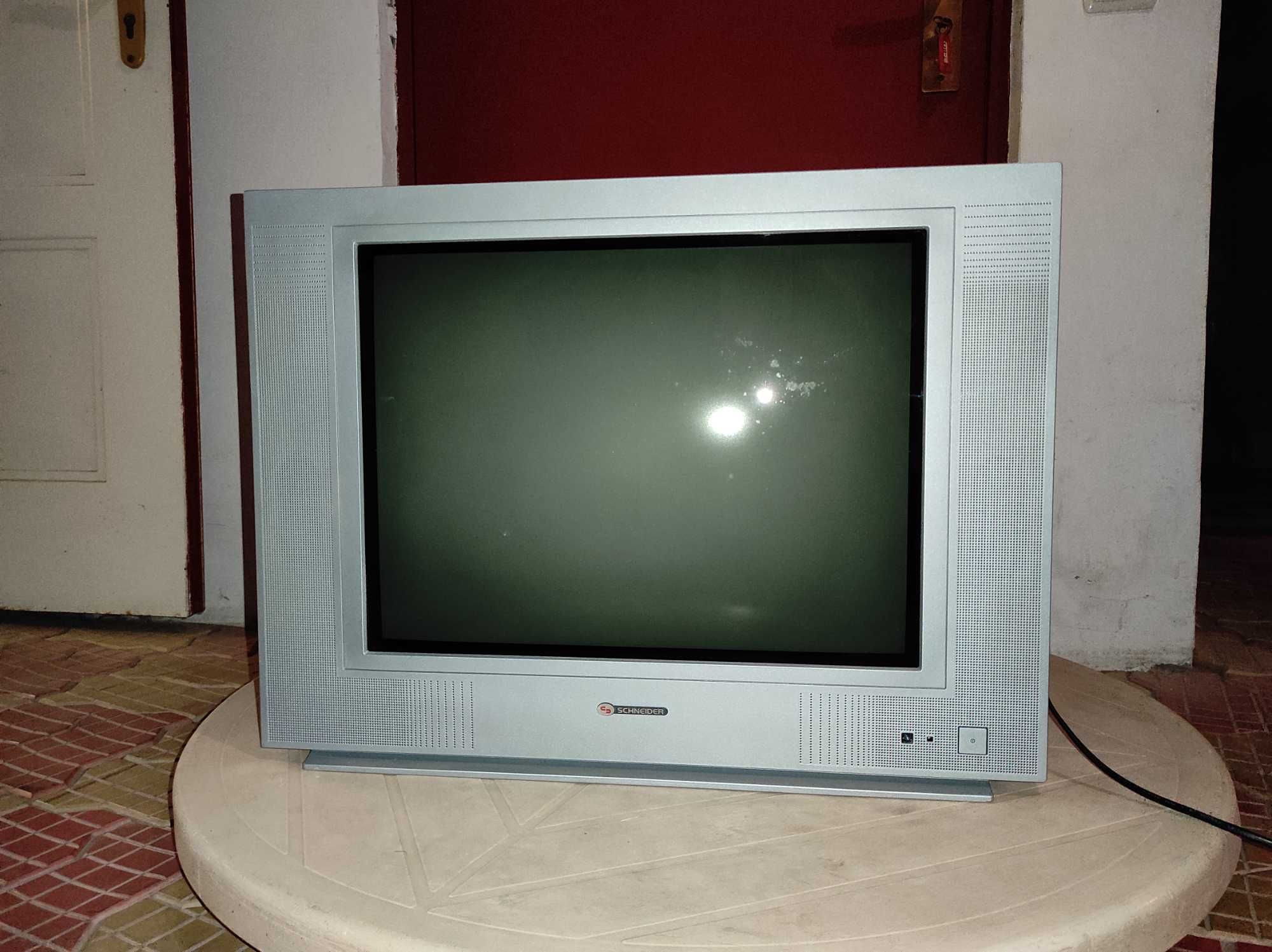 Vand TV Schneider model 21m301 folosit