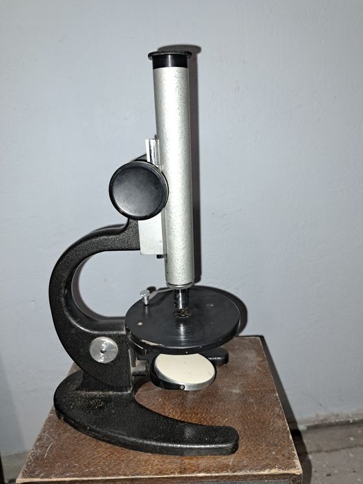 Микроскоп продам