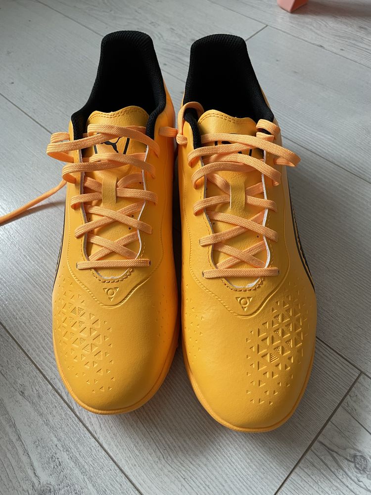 Оригинални футболни стоножки Puma King Match TT 43 номер