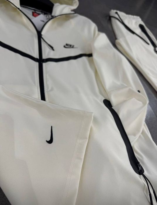 Мъжки екипи Nike Sportswear "Tech" в 5 цвята