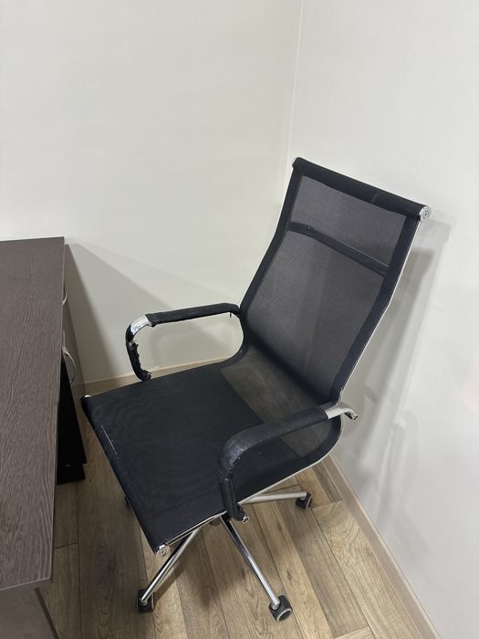Офисное кресло. В хорошем состоянии