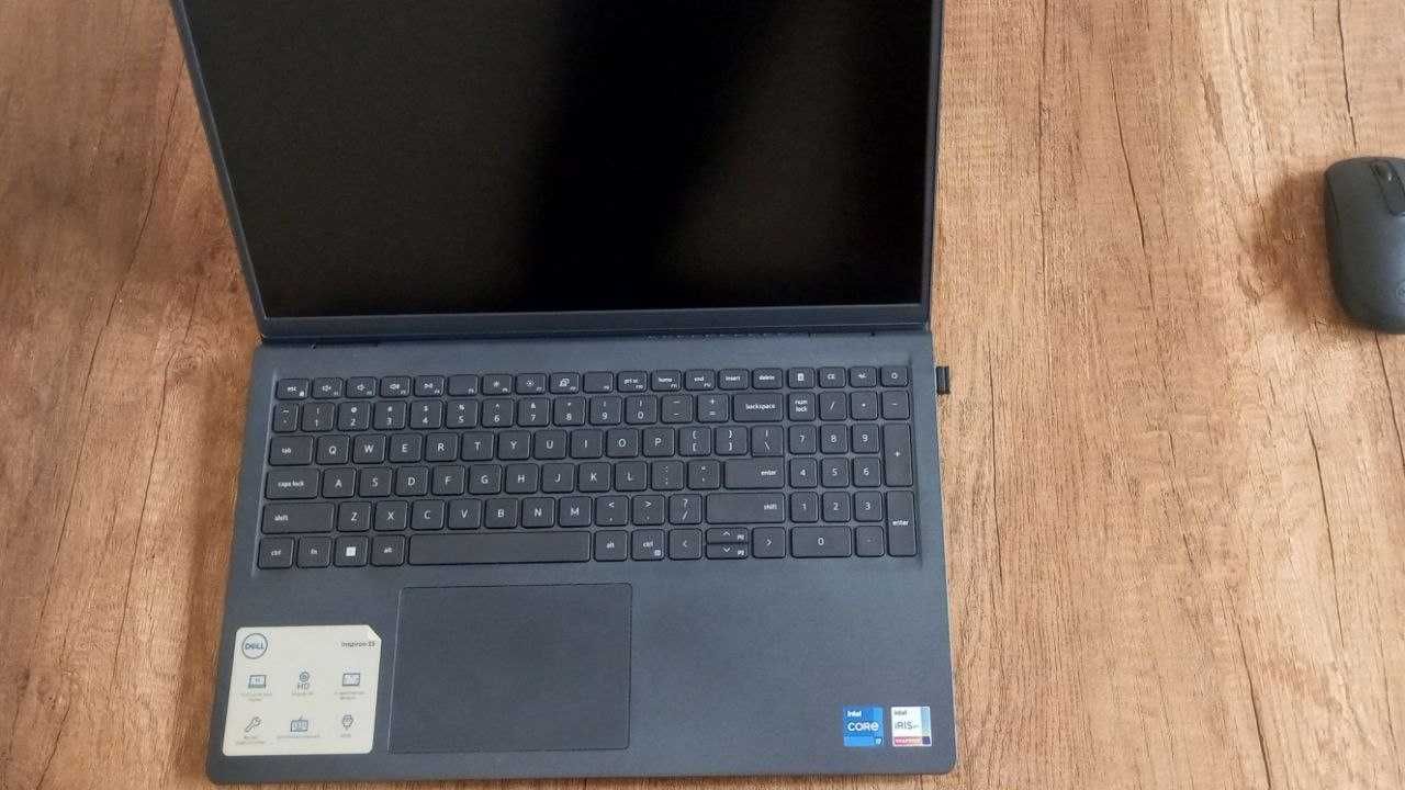 Sotiladi: Dell Inspiron 15 3520