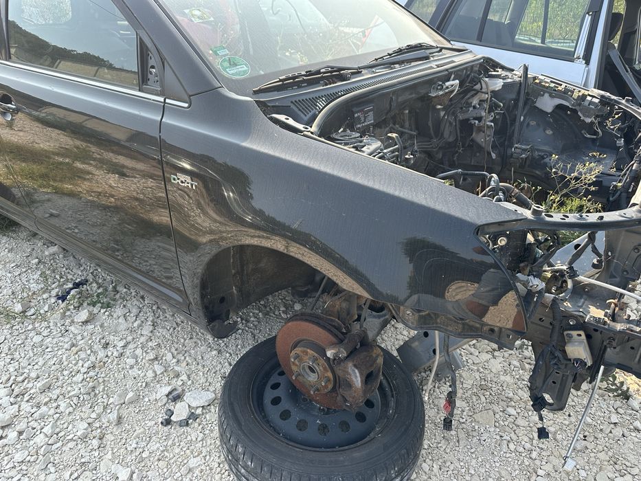 Десен калник за Тойота Авенсис Т25 face lift след 2006-