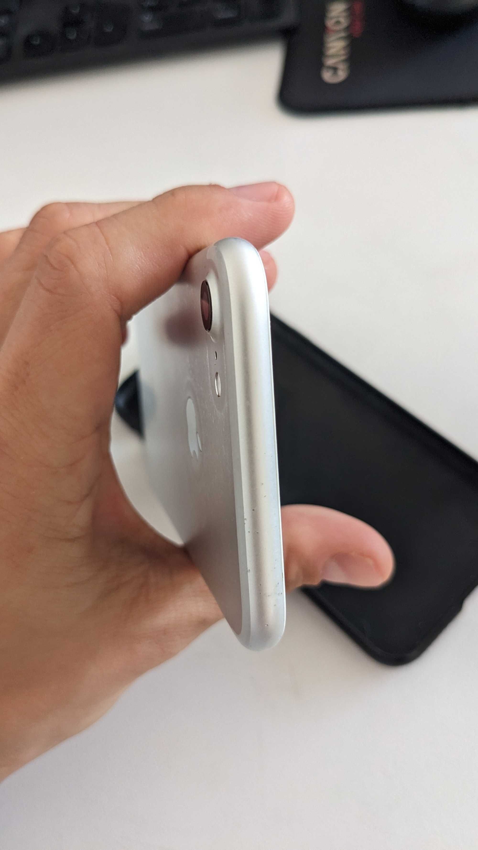 iPhone 7  32GB Silver