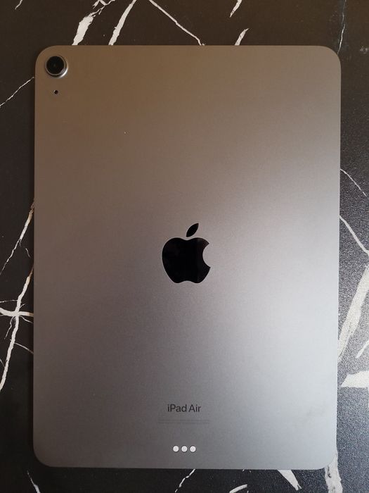 Продам ipad air 2022 / айрад эйр 5