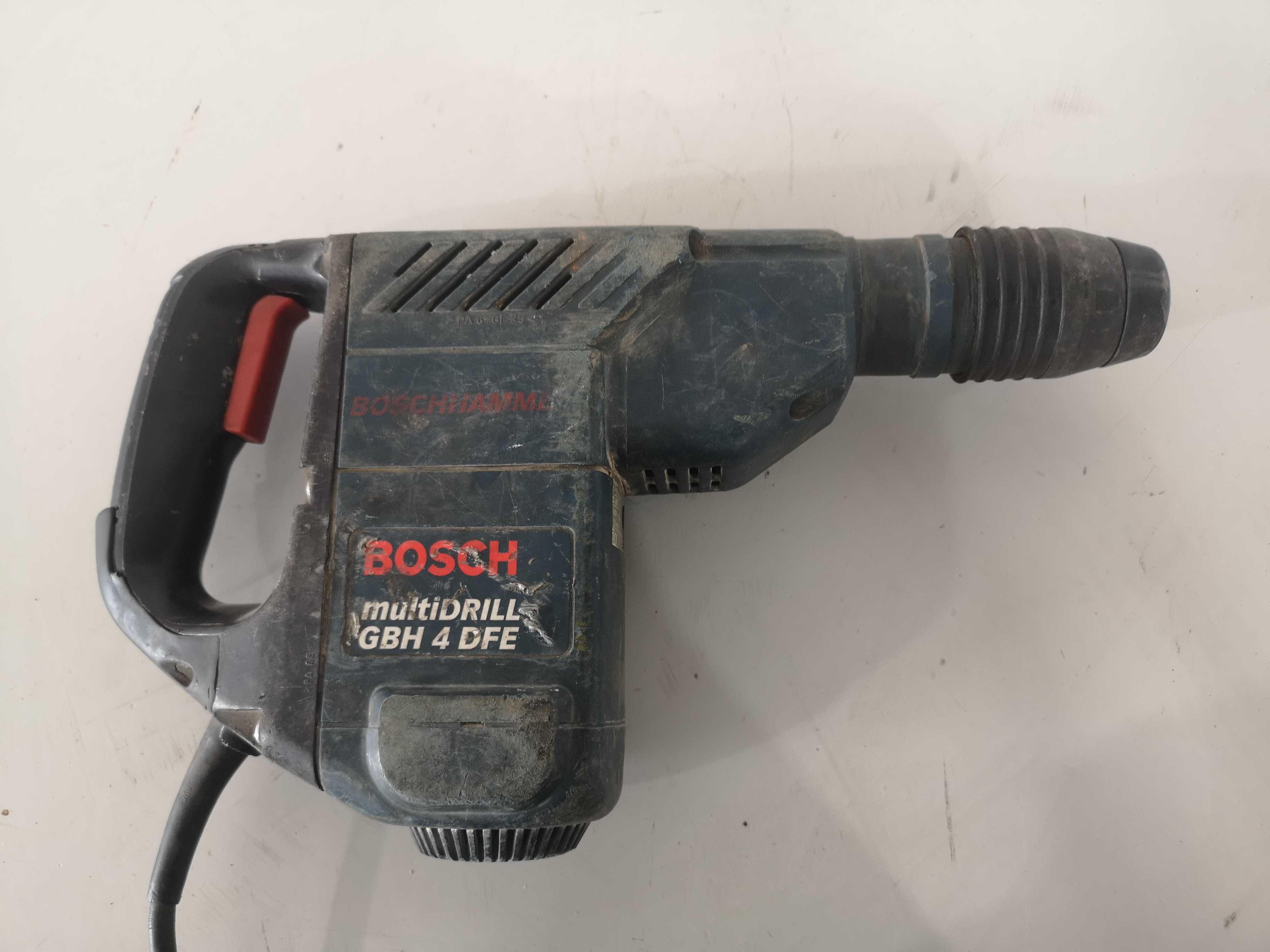 Перфоратор - Bosch 750W / 110V