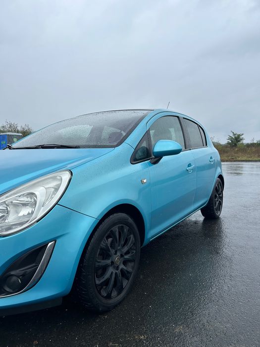 Vând Opel Corsa D 2011