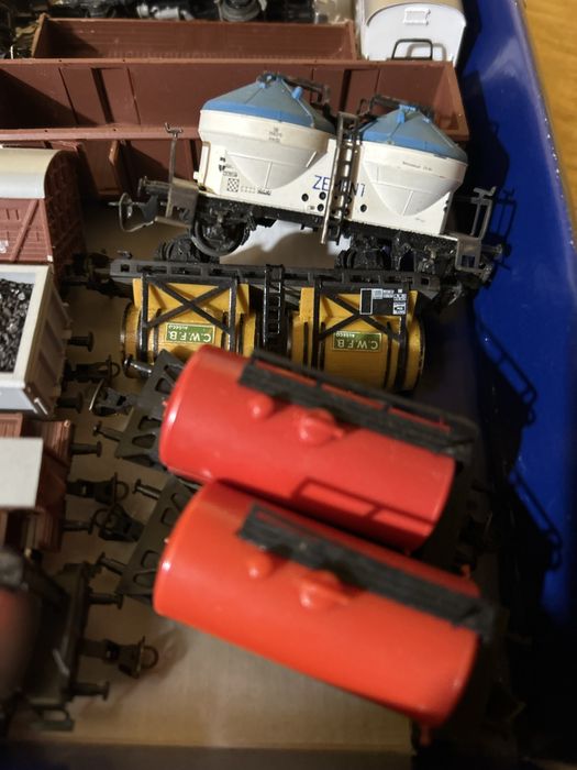 Lot vagoane si locomotive trenulet scala TT