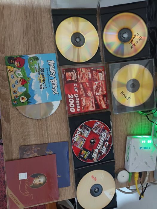 Cutie 10 CD-uri plus altele