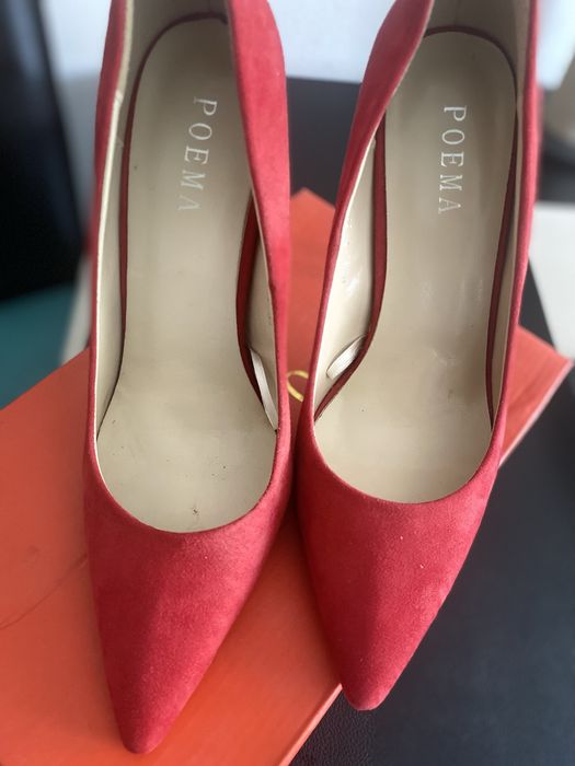 Pantofi Poema, marimea 37, in stare foarte buna.