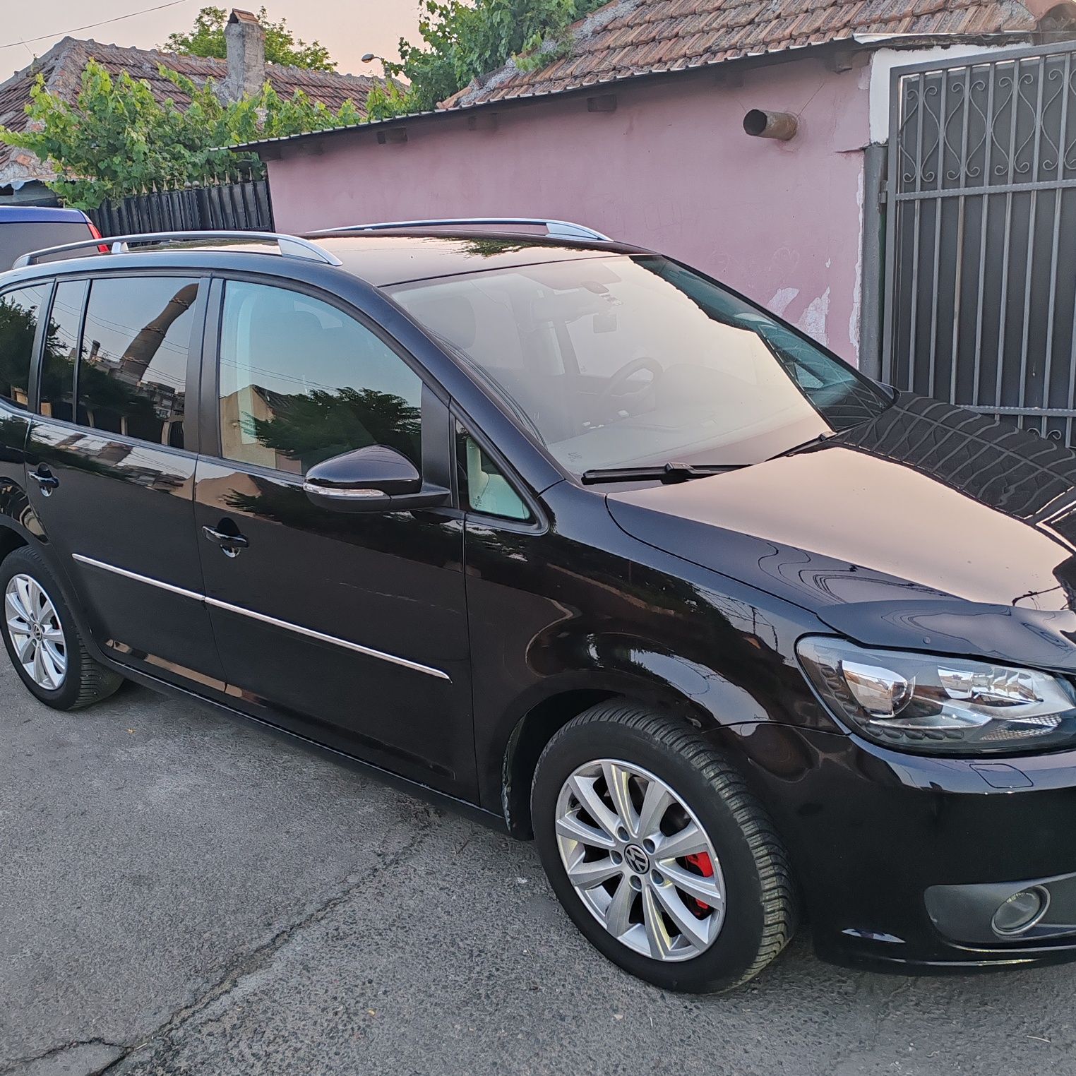 Vând Volkswagen Turan