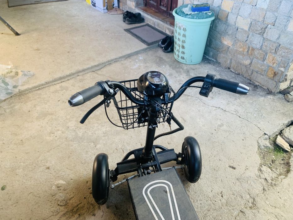 Четириколка за възрастни хора