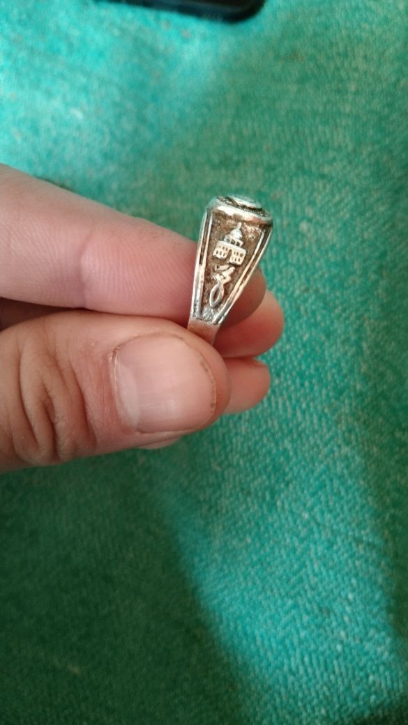 Серебряный мужской перстень.