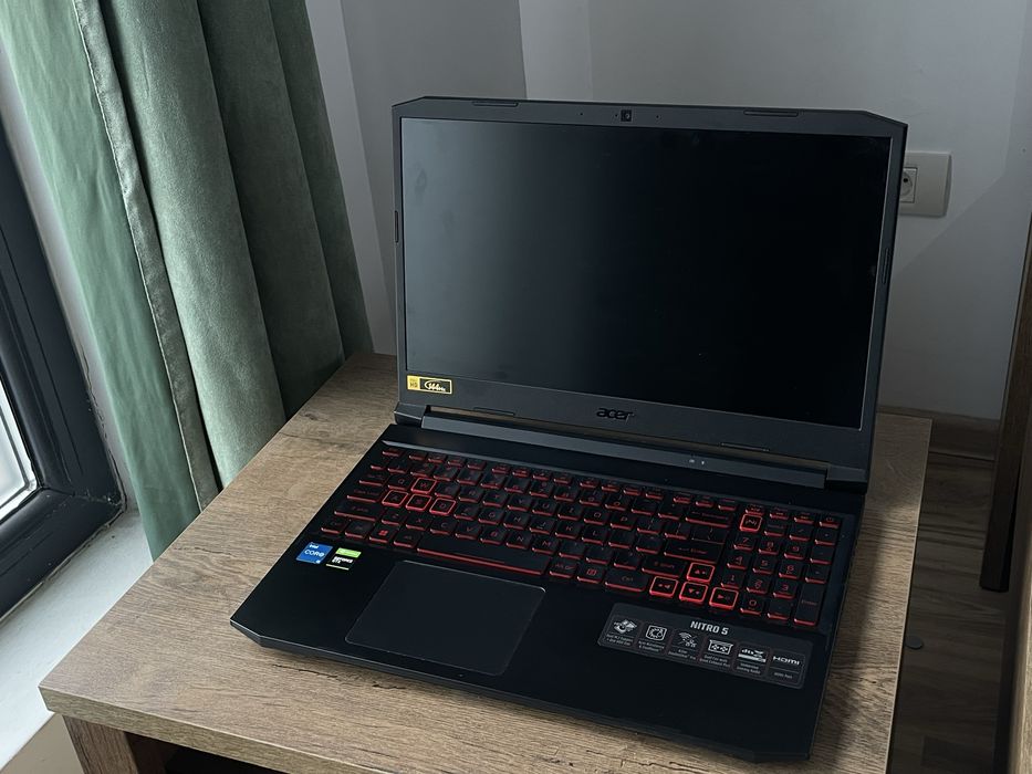 Vand Laptop Nitro 5 + cooler