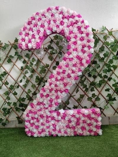 Цифра от рози 87см.