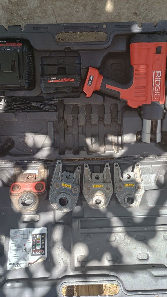 Presa sertizat Ridgid rp340. 4 bacuri th,cutie,baterie,incarcator
