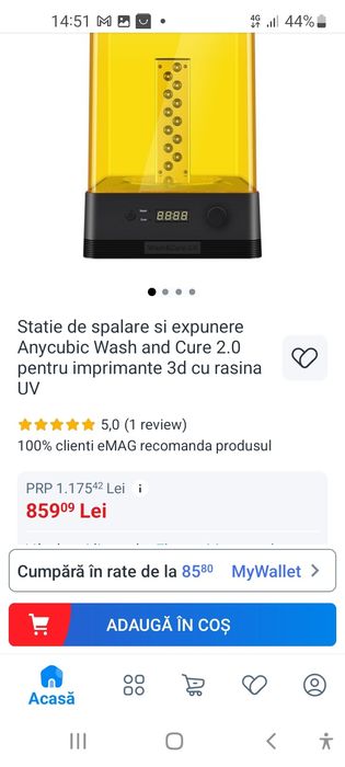 Doua imprimante 3D cu rășină