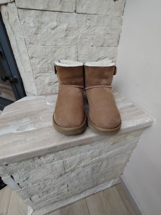 UGG Mini Bailey Button II 37 originale