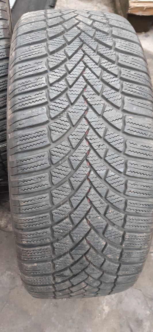 4 anvelope 215/50r17 iarnă dot 2021 marca Bridgestone preț 220 lei/buc
