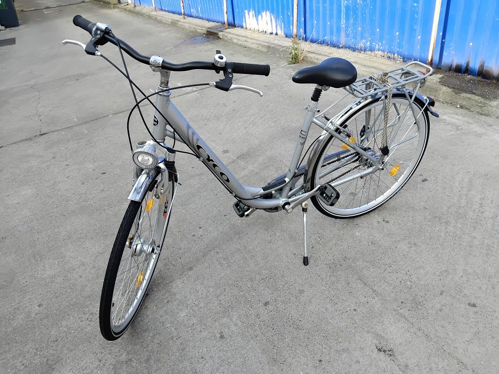Vând bicicleta din aluminiu pentru damă