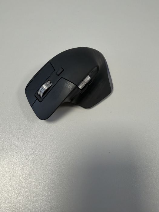 Vând mouse Logitech Performance MX 3