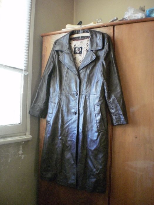 2 haine din piele pentru femei, mas. 46-48