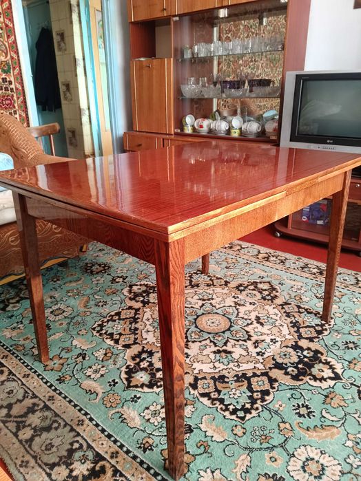 Продам раздвижной стол