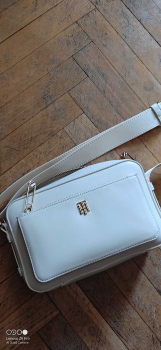 Дамска чанта Tommy Hilfiger