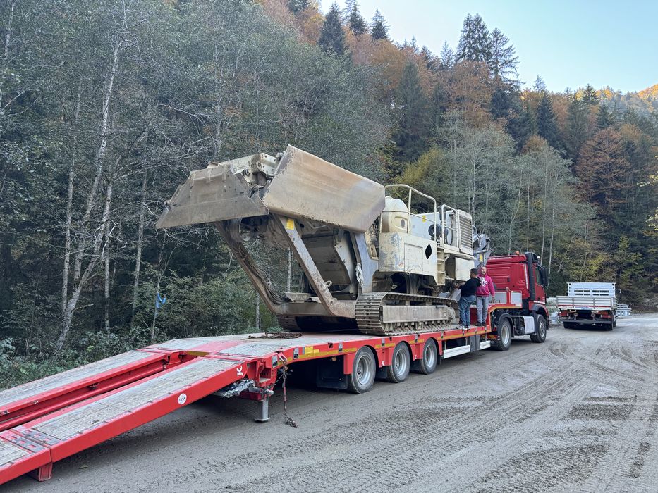 Tractari auto si transport utilaje cu trailer/platforma nonstop