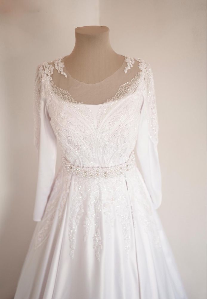 Vând rochie de mireasă