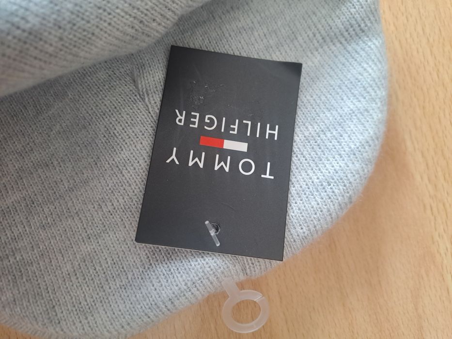 Căciulă Tommy Hilfiger nouă cu etichetă