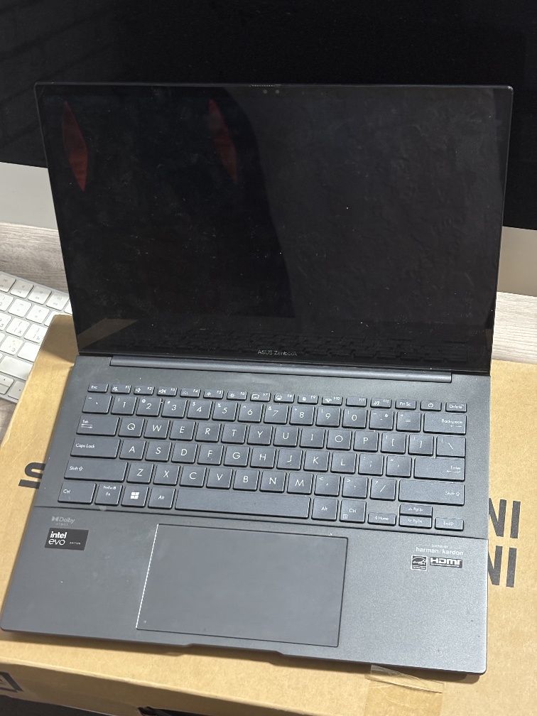 Asus Zenbook 14 UX3405MA_Q415MA