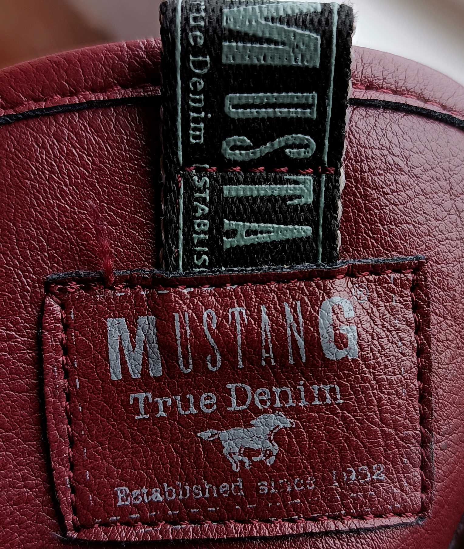 Botine damă marca MUSTANG mărimea 40 din piele ecologică