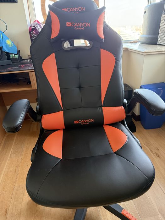 Игровое компьютерное кресло Canyon Core, Black/Orange (CNE-SGCH2)