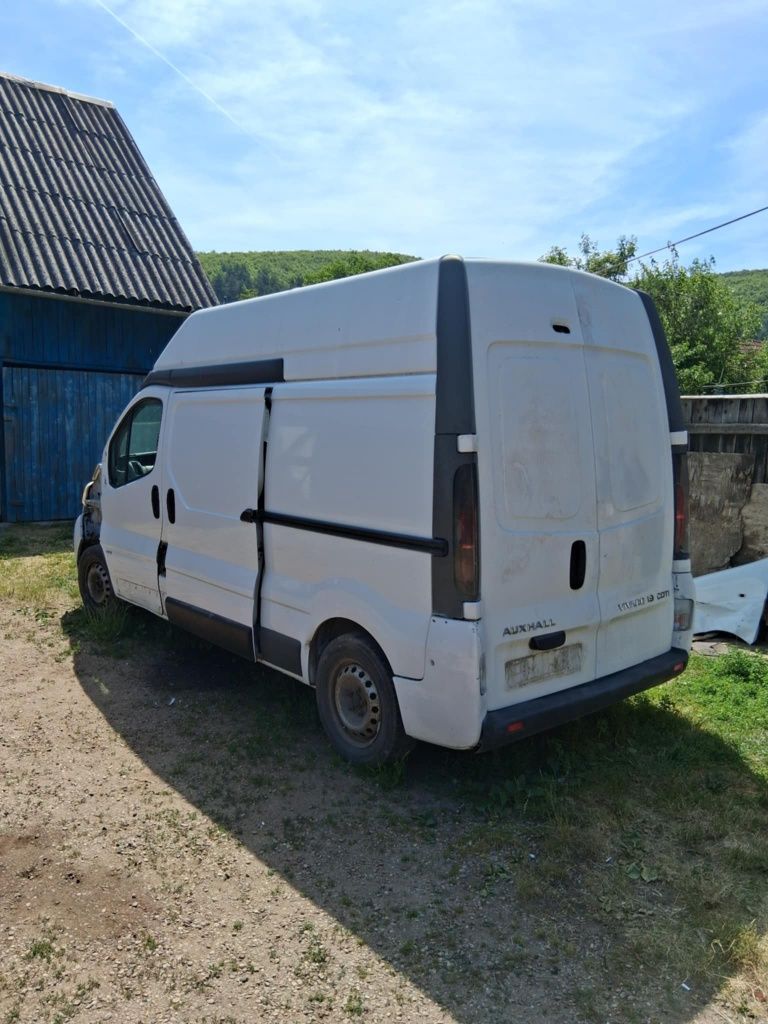 Opel vivaro an 2004