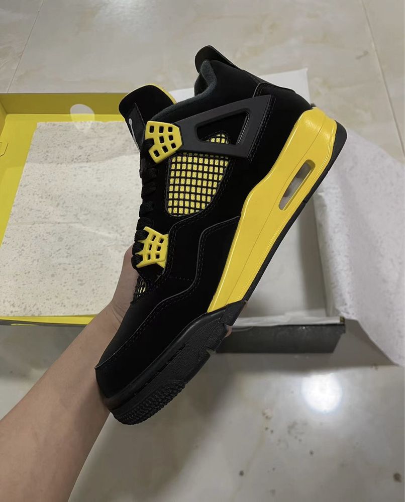 Air Jordan 4 Retro Thunder