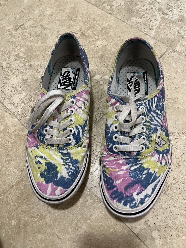 Обувки vans - limited edition - tie dye comfycush