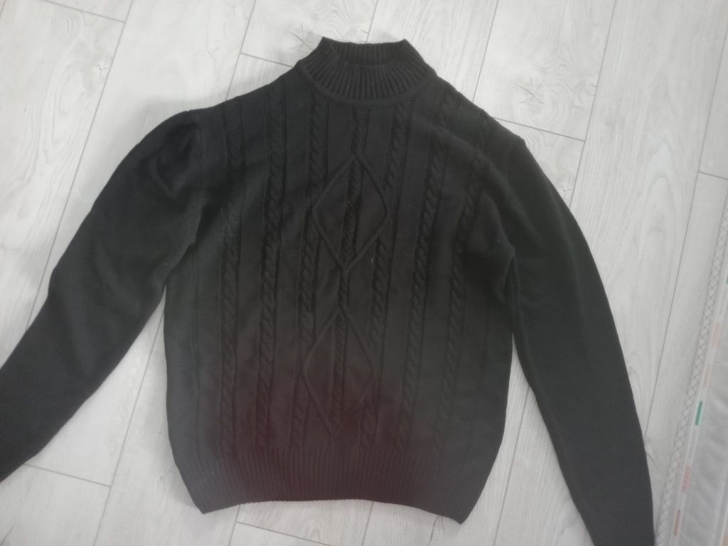Pantaloni bărbați și pulover noi