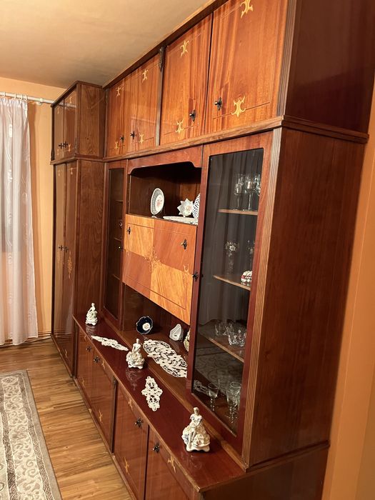 Mobila Miraje sufragerie cu accesorii plus coltar