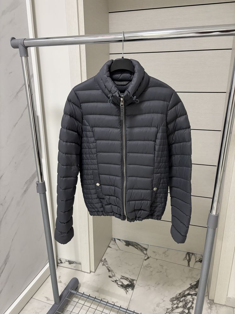 Яке Abercrombie & Fitch
