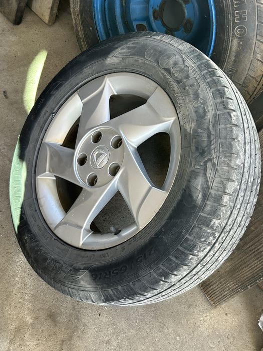 Vand doua jante Dacia Duster