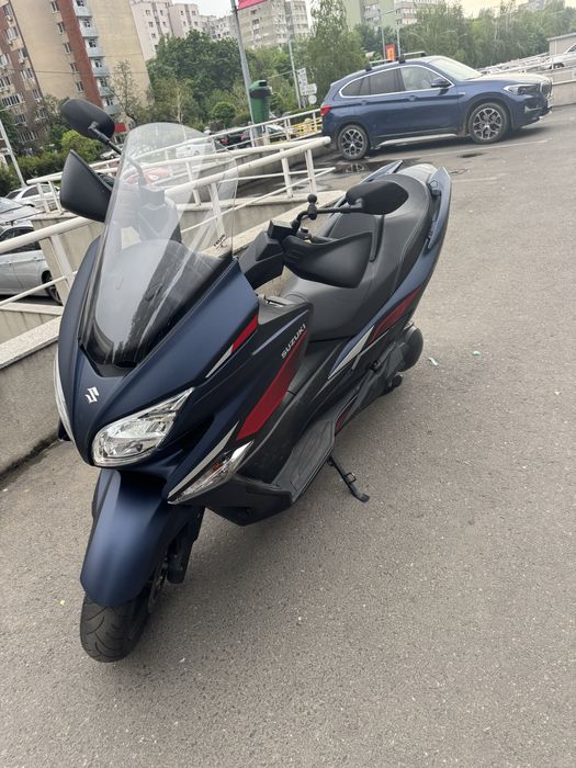 Scuter Suzukiburgman 400