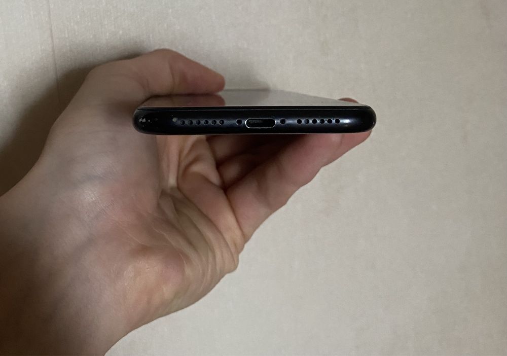 iPhone XR      .