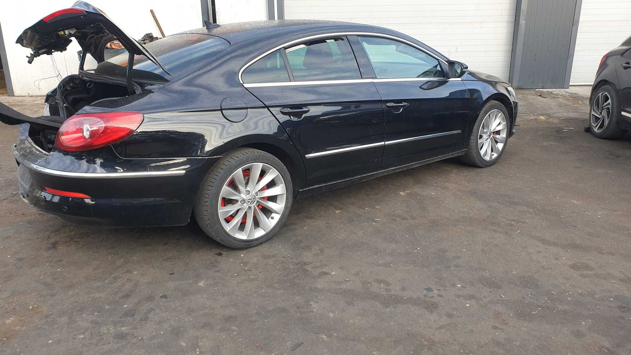 Dezmembrez Volkswagen Passat CC 2.0 TDi an 2011 cod motor CBB